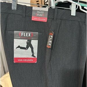 Van Heusen Dress Pant Flex. 36x30 Straight Fit.